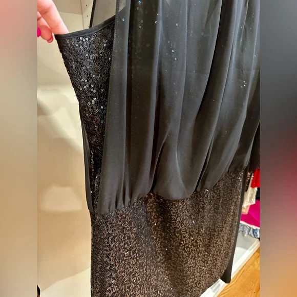 BRAND NEW - Gorgeous Sequined & Sheer Dress! 👗 Size 14 - Must See!!! 💗 - Picture 3 of 11